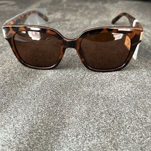 Optic Nerve Gracie Sunglasses in Shiny Tortoise NWT